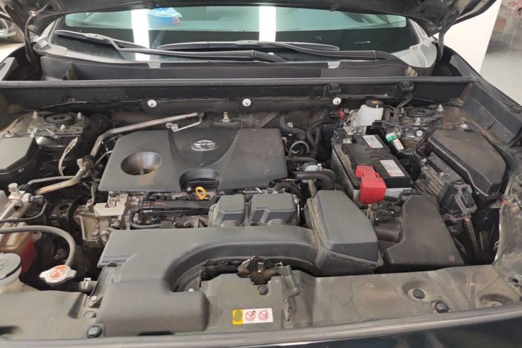 Used Toyota RAV4 2023 2.0L CVT Two-Wheel Drive Fashion Edition Engine Bay