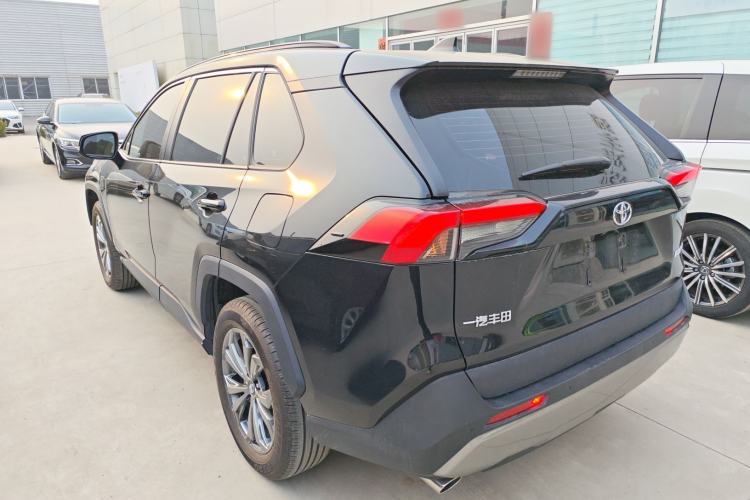 Used Toyota RAV4 2023 2.0L CVT Two-Wheel Drive Fashion Plus Edition Exterior 2