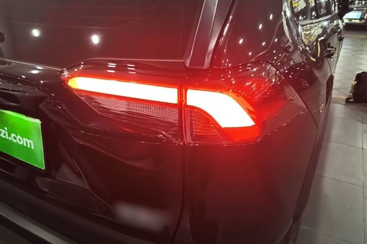 Used Toyota RAV4 2023 Dual-Engine 2.5L E-CVT Two-Wheel Drive Elite Plus Edition Exterior 3