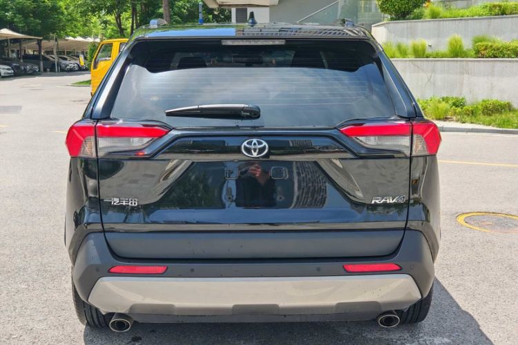 Used Toyota RAV4 2023 2.0L CVT Two-Wheel Drive Fashion Plus Edition Exterior 3
