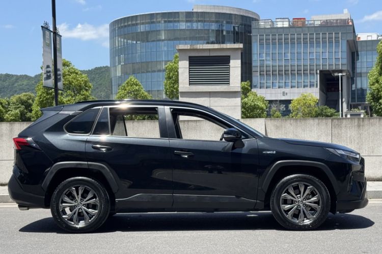 Used Toyota RAV4 2023 2.0L CVT Two-Wheel Drive Fashion Plus Edition Exterior 3