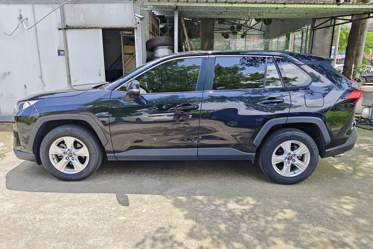 Used Toyota RAV4 2023 2.0L CVT Two-Wheel Drive Urban Edition Exterior 3