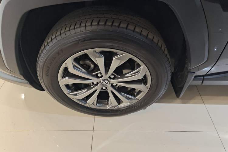 Used Toyota RAV4 2023 Dual-Motor 2.5L E-CVT Two-Wheel Drive Elite Edition Exterior 3