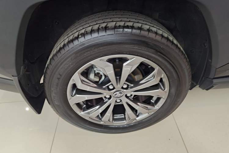 Used Toyota RAV4 2023 Dual-Motor 2.5L E-CVT Two-Wheel Drive Elite Edition Exterior 4