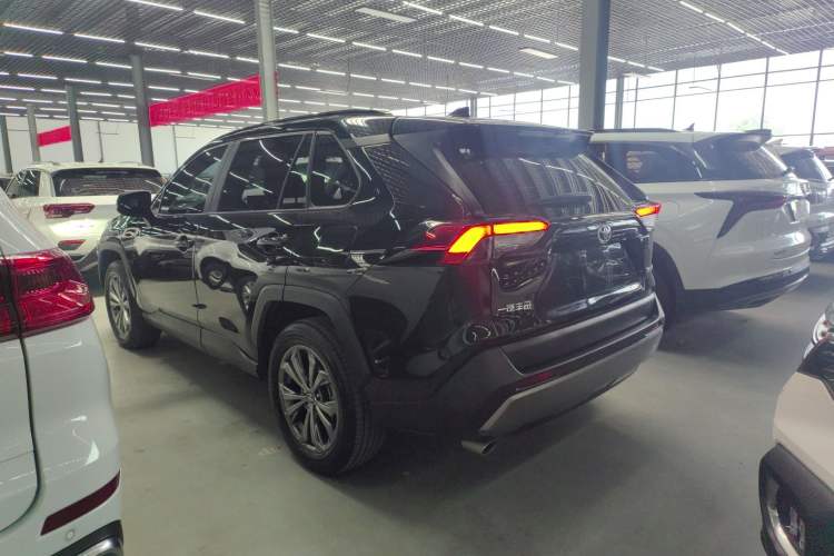 Used Toyota RAV4 2023 2.0L CVT Two-Wheel Drive Fashion Plus Edition Exterior 5