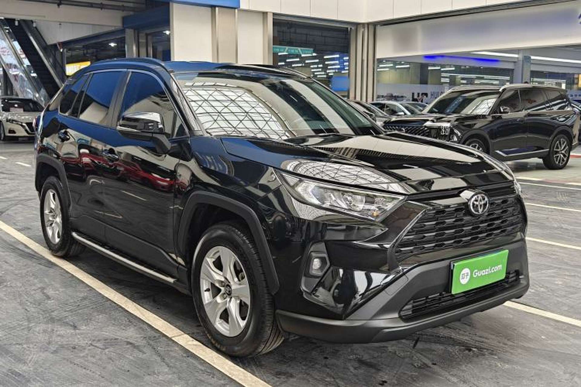 Used Toyota RAV4 2023 2.0L CVT Two-Wheel Drive Urban Edition Exterior 5