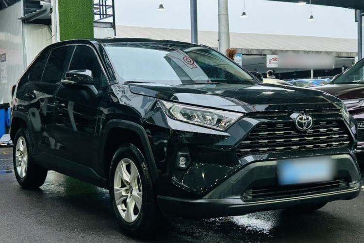 Used Toyota RAV4 2023 2.0L CVT Two-Wheel Drive Urban Edition Exterior 6
