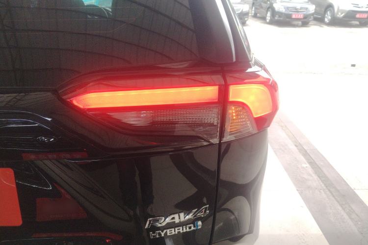 Used Toyota RAV4 2023 Dual-Motor 2.5L E-CVT Two-Wheel Drive Elite Edition Exterior 6