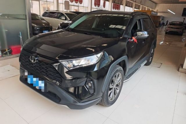 Used Toyota RAV4 2023 2.0L CVT Two-Wheel Drive Fashion Edition
