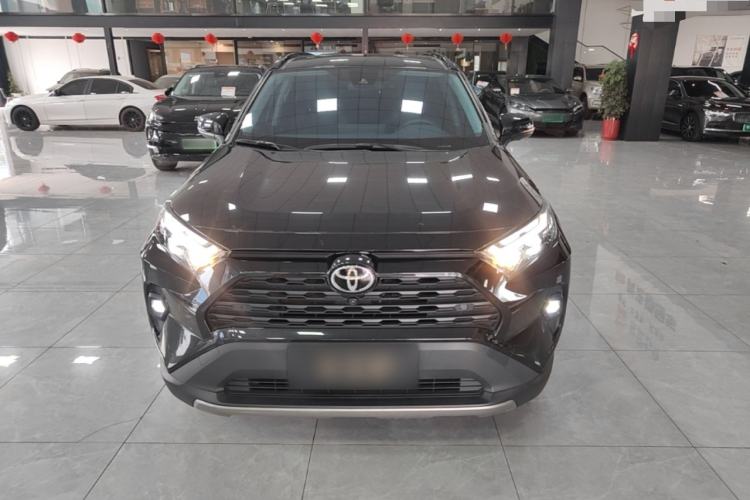 Used Toyota RAV4 2023 2.0L CVT Two-Wheel Drive Fashion Plus Edition Front