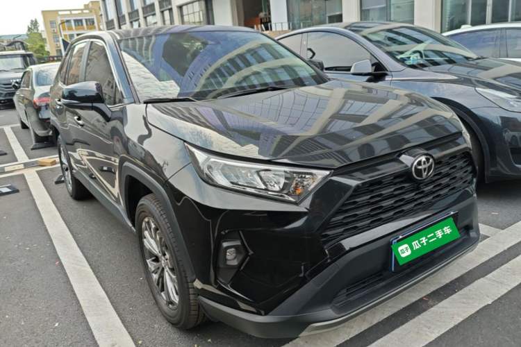 Used Toyota RAV4 2023 2.0L CVT Two-Wheel Drive Fashion Edition Front Right 45 Deg