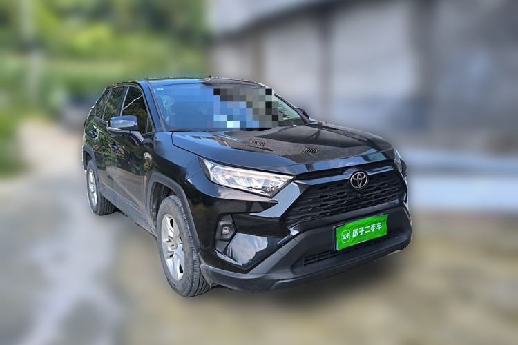Used Toyota RAV4 2023 2.0L CVT Two-Wheel Drive Fashion Edition Front Right 45 Deg