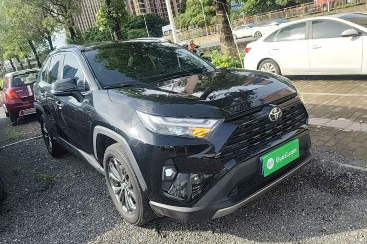 Used Toyota RAV4 2023 2.0L CVT Two-Wheel Drive Fashion Plus Edition Front Right 45 Deg