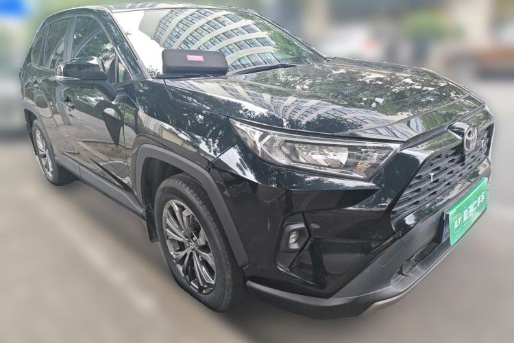 Used Toyota RAV4 2023 2.0L CVT Two-Wheel Drive Fashion Edition Front Right 45 Deg