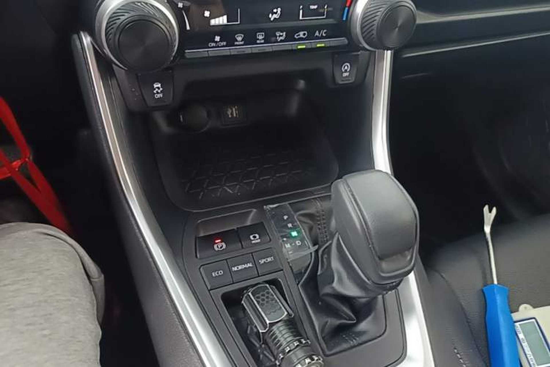 Used Toyota RAV4 2023 2.0L CVT Two-Wheel Drive Urban Edition Gear Lever