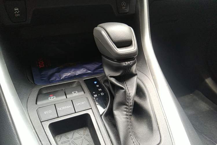 Used Toyota RAV4 2023 2.0L CVT Two-Wheel Drive Fashion Edition Gear Lever
