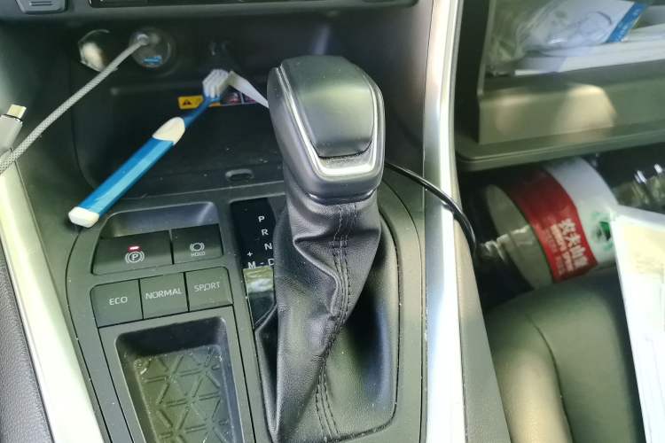 Used Toyota RAV4 2023 2.0L CVT Two-Wheel Drive Fashion Plus Edition Gear Lever