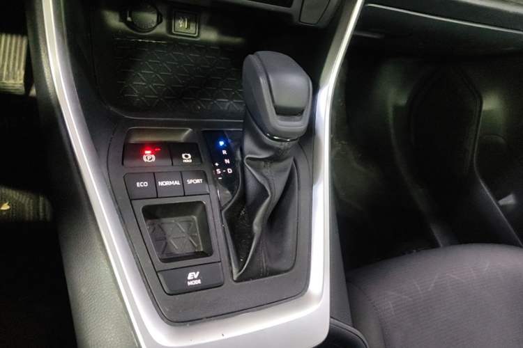 Used Toyota RAV4 2023 Dual-Motor 2.5L E-CVT Two-Wheel Drive Elite Edition Gear Lever