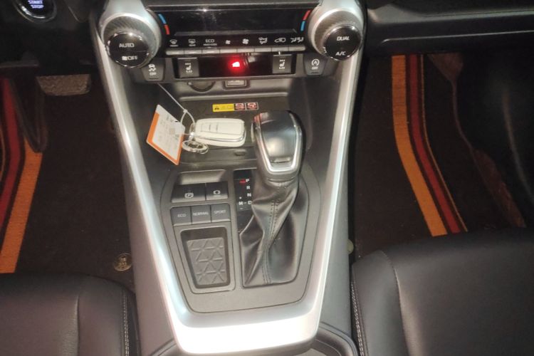 Used Toyota RAV4 2023 2.0L CVT Two-Wheel Drive Fashion Plus Edition Gear Lever