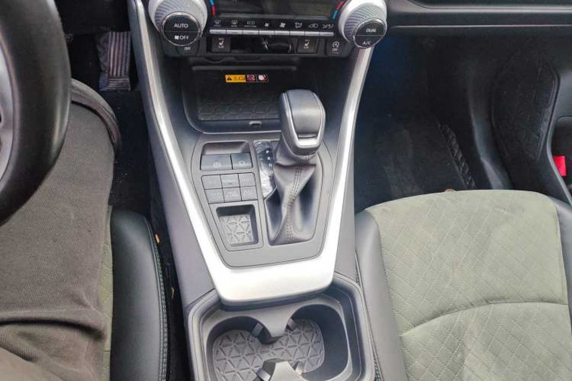 Used Toyota RAV4 2023 2.0L CVT 4x4 Explorer Plus Edition Gear Lever