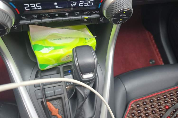 Used Toyota RAV4 2023 2.0L CVT Two-Wheel Drive Fashion Plus Edition Gear Lever