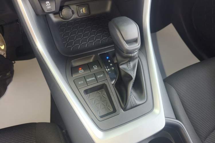 Used Toyota RAV4 2023 2.0L CVT Two-Wheel Drive Urban Edition Gear Lever