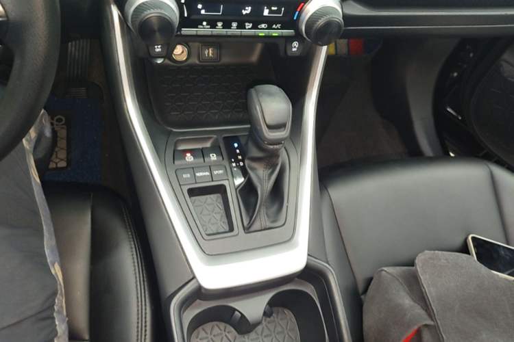 Used Toyota RAV4 2023 2.0L CVT Two-Wheel Drive Urban Edition Gear Lever