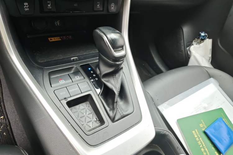 Used Toyota RAV4 2023 2.0L CVT Two-Wheel Drive Fashion Plus Edition Gear Lever
