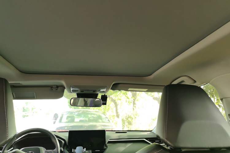 Used Toyota RAV4 2023 2.0L CVT Two-Wheel Drive Fashion Plus Edition Headliner