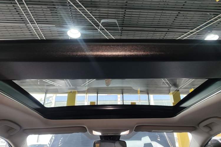 Used Toyota RAV4 2023 2.0L CVT Two-Wheel Drive Fashion Plus Edition Headliner