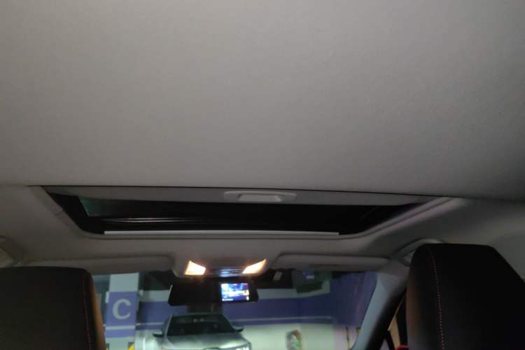 Used Toyota RAV4 2023 2.0L CVT Two-Wheel Drive Fashion Edition Headliner