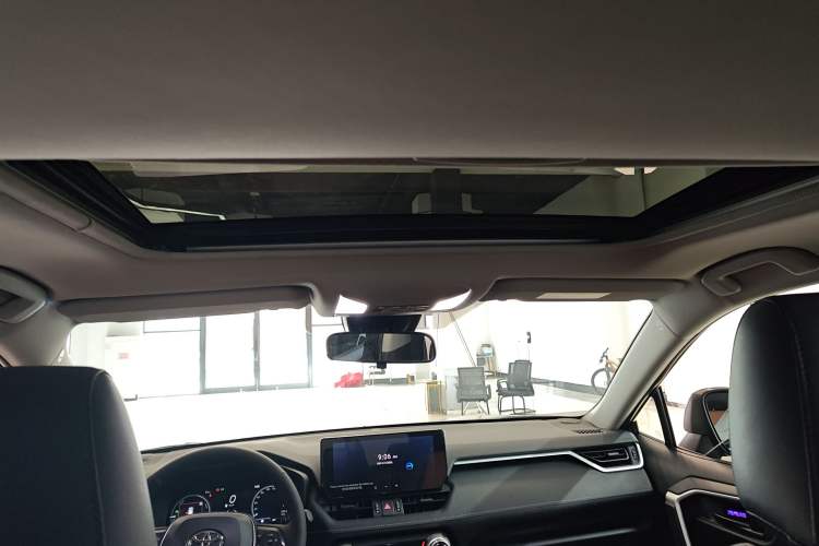 Used Toyota RAV4 2023 Dual-Motor 2.5L E-CVT Two-Wheel Drive Elite Edition Headliner