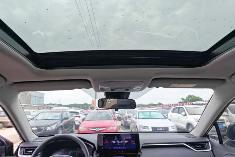 Used Toyota RAV4 2023 2.0L CVT Two-Wheel Drive Fashion Plus Edition Headliner