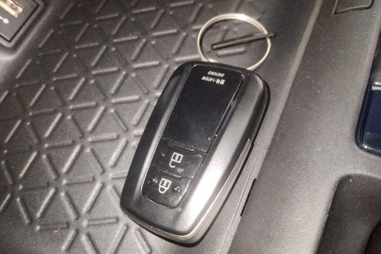Used Toyota RAV4 2023 Dual-Motor 2.5L E-CVT Two-Wheel Drive Elite Edition Interior 1