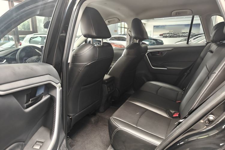 Used Toyota RAV4 2023 2.0L CVT Two-Wheel Drive Urban Edition Interior 2