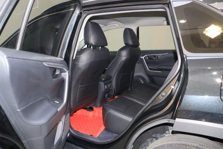Used Toyota RAV4 2023 2.0L CVT Two-Wheel Drive Urban Edition Interior 2