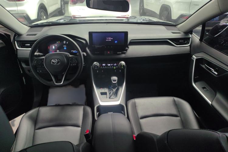 Used Toyota RAV4 2023 2.0L CVT Two-Wheel Drive Fashion Plus Edition Interior 3