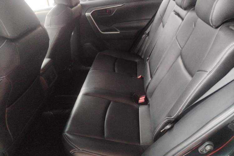 Used Toyota RAV4 2023 Dual-Motor 2.5L E-CVT Two-Wheel Drive Elite Edition Interior 4
