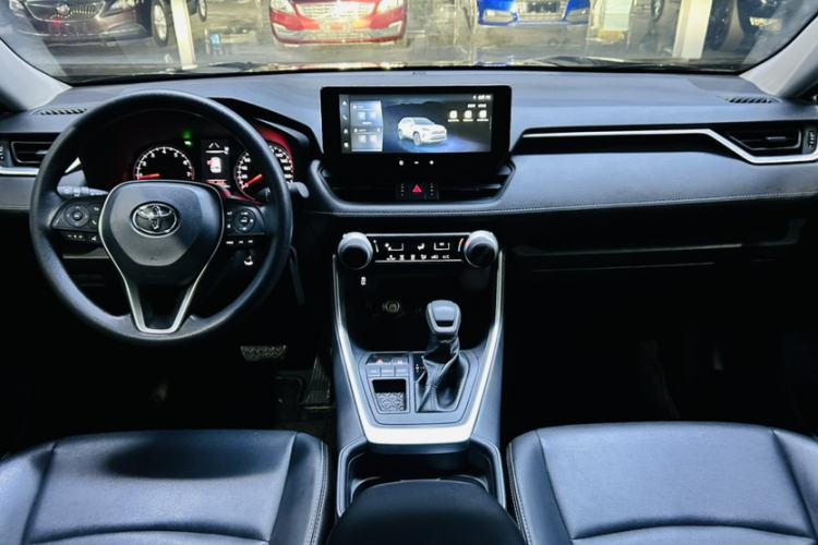 Used Toyota RAV4 2023 2.0L CVT Two-Wheel Drive Urban Edition Interior 5