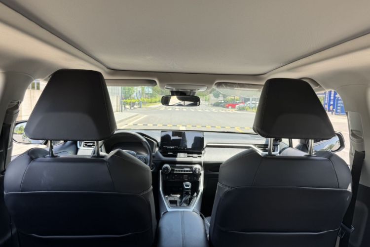 Used Toyota RAV4 2023 2.0L CVT Two-Wheel Drive Fashion Plus Edition Interior 5