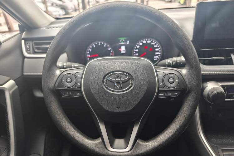 Used Toyota RAV4 2023 2.0L CVT Two-Wheel Drive Urban Edition Interior 5