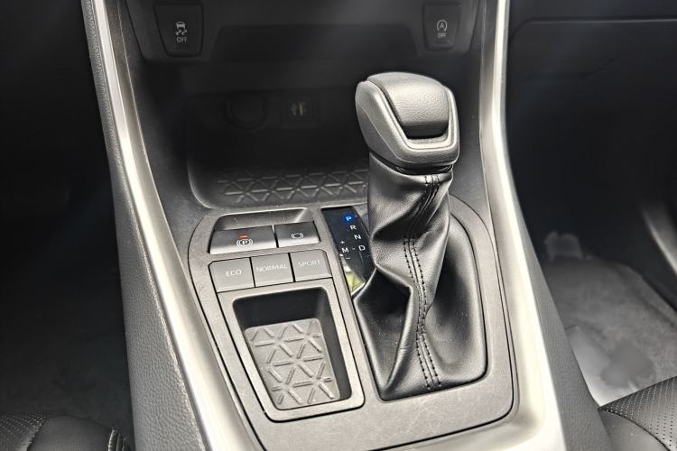 Used Toyota RAV4 2023 2.0L CVT Two-Wheel Drive Urban Edition Interior 6