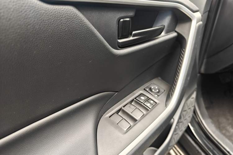 Used Toyota RAV4 2023 2.0L CVT Two-Wheel Drive Urban Edition Interior 8
