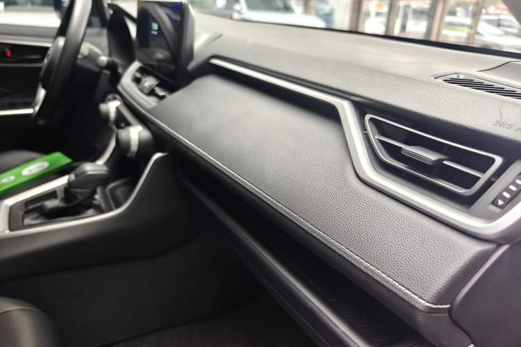 Used Toyota RAV4 2023 2.0L CVT Two-Wheel Drive Urban Edition Interior 9