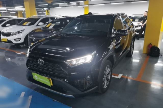 Used Toyota RAV4 2023 2.0L CVT Two-Wheel Drive Fashion Edition