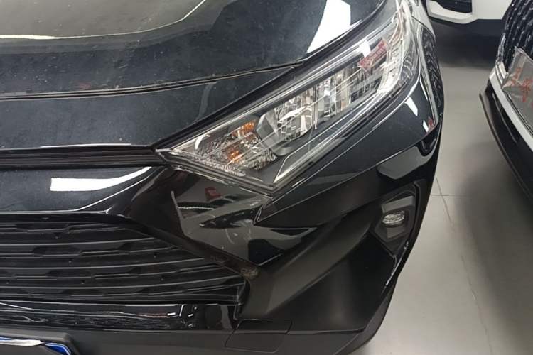 Used Toyota RAV4 2023 2.0L CVT Two-Wheel Drive Urban Edition Left Front Headlight