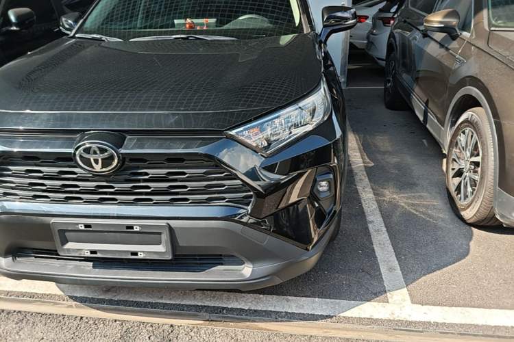 Used Toyota RAV4 2023 2.0L CVT Two-Wheel Drive Urban Edition Left Front Headlight