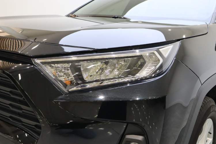 Used Toyota RAV4 2023 2.0L CVT Two-Wheel Drive Urban Edition Left Front Headlight