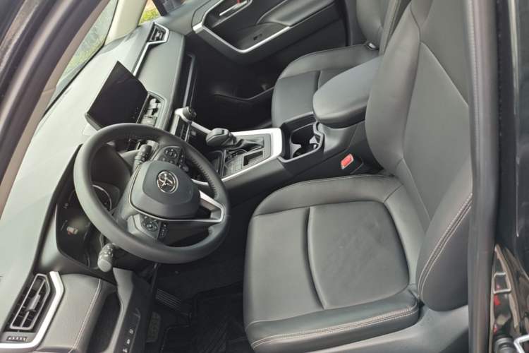 Used Toyota RAV4 2023 2.0L CVT Two-Wheel Drive Fashion Edition Left Front Seat