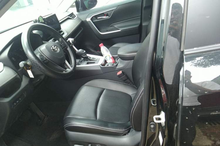 Used Toyota RAV4 2023 2.0L CVT Two-Wheel Drive Fashion Edition Left Front Seat